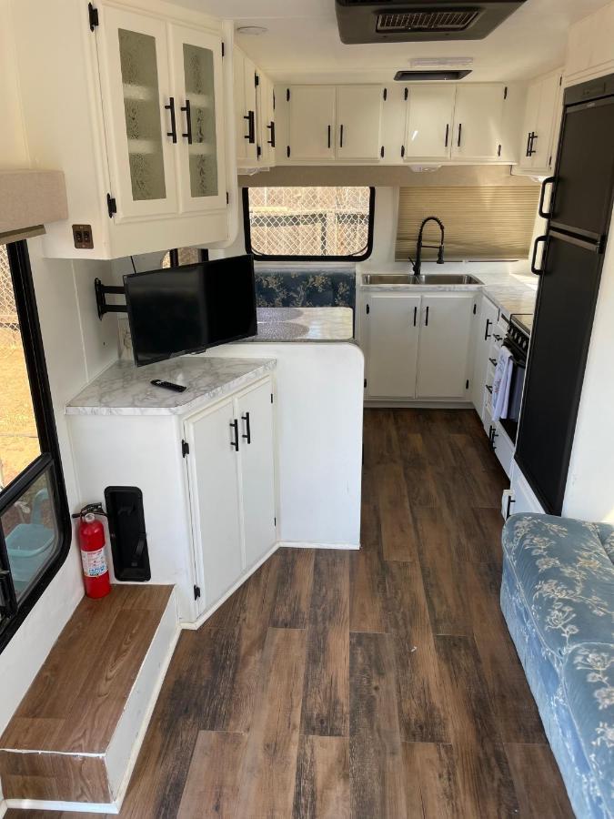 Готель Rv2 Stunning Rv Private Netflix Freeparking Морено-Валлі Екстер'єр фото